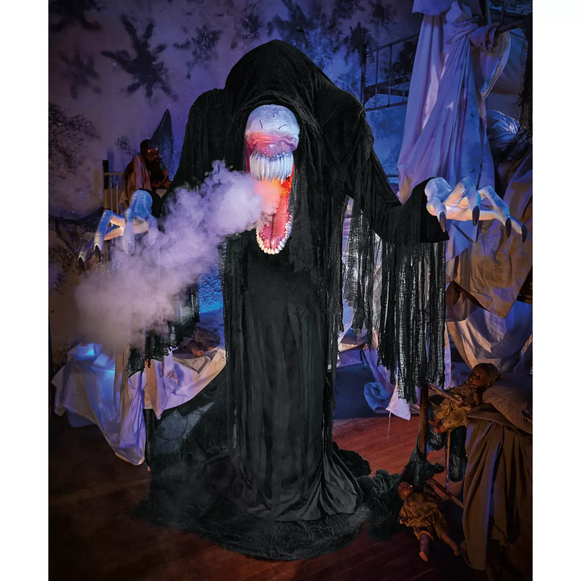 Spirit Halloween 7 Ft 3 In Death Stalker Animatronic