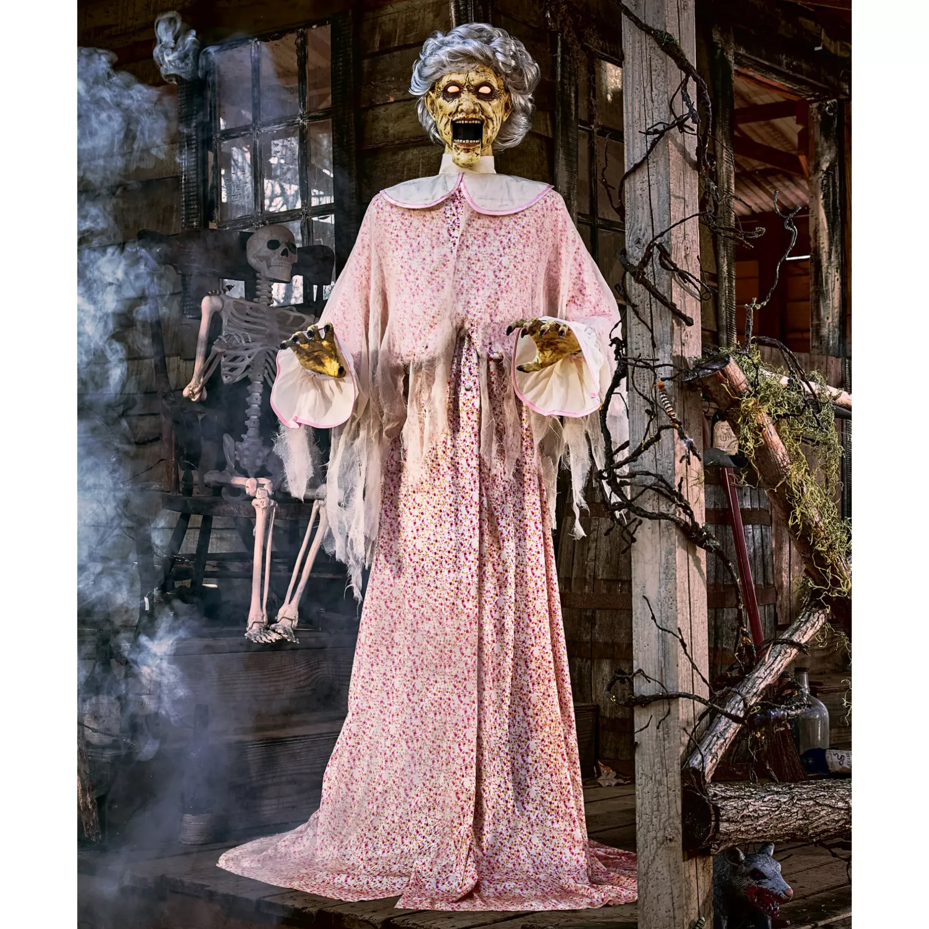 Spirit Halloween 5 Ft 8 In Twisted Grandma Animatronic