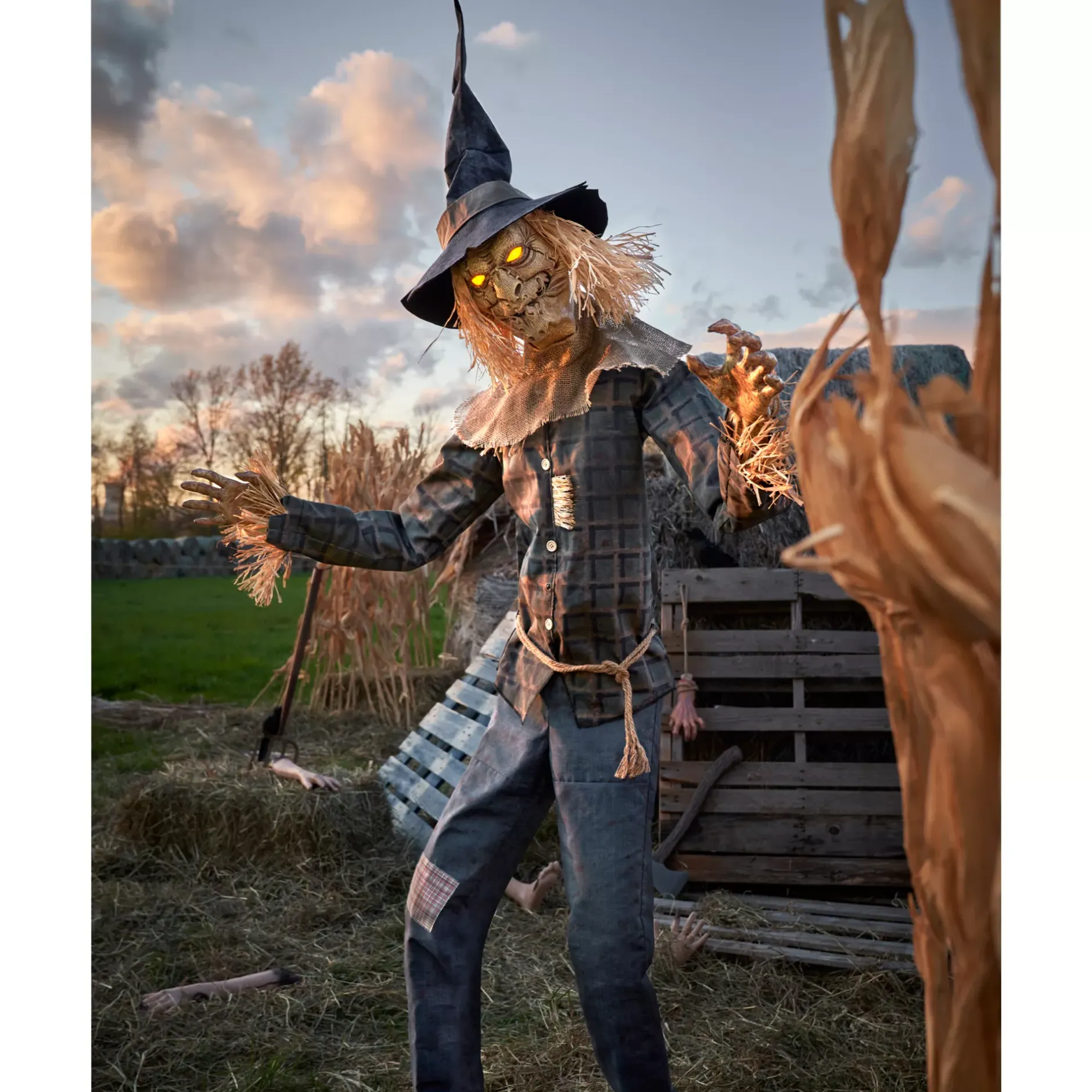 Spirit Halloween 6 Ft Strawman Animatronic